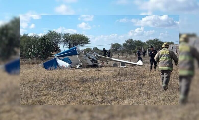 Avioneta de escuela de pilotos se desploma en Aguascalientes; hay 2 heridos