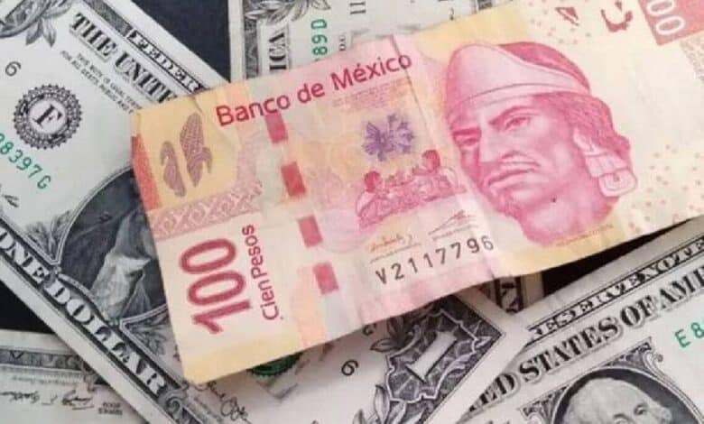 Precio del dólar abre la semana en 16.89 pesos al mayoreo