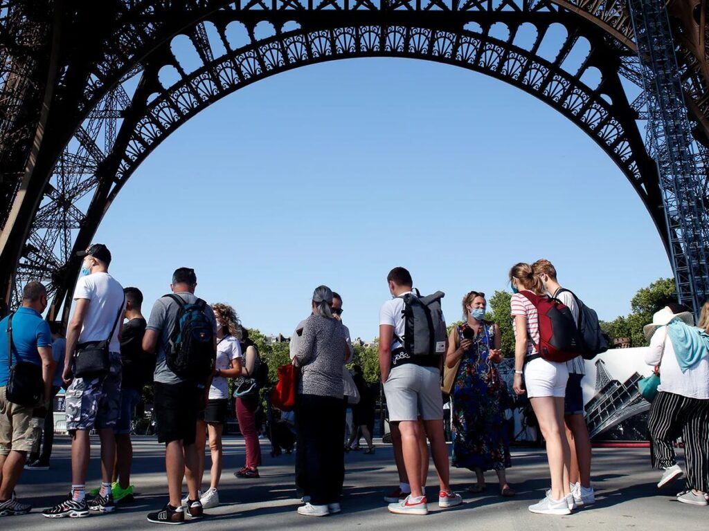 Huelga en la Torre Eiffel impacta el turismo en París