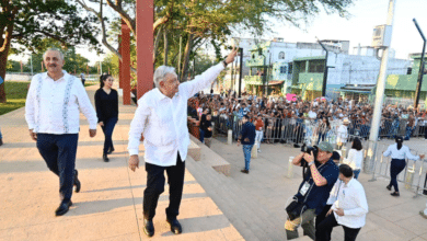 AMLO va por salario mínimo para maestros, médicos y soldados