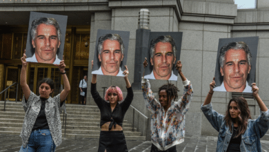 Víctimas de caso Epstein demandaron al FBI por encubrir sus delitos por años