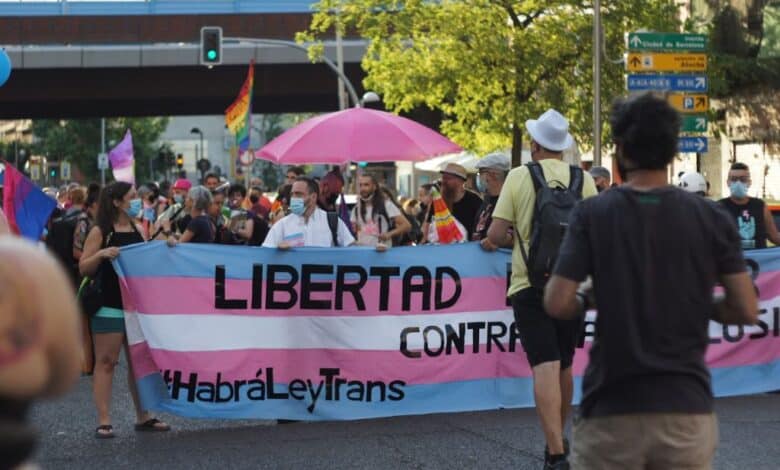 Personas trans bloquean accesos al pleno de Diputados