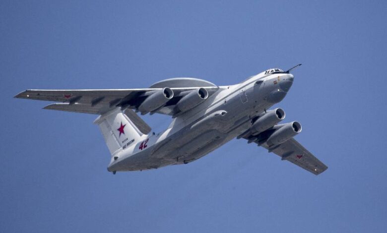 Ucrania derriba avión militar espía ruso A-50 sobre el mar de Azov