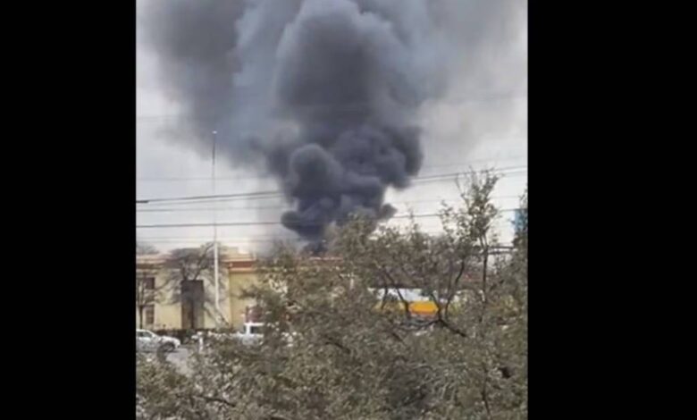 Autoridades responden a incendio en edificio de tres pisos en Austin