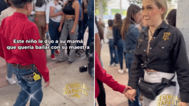 ¡La quebró! Niño sorprende en redes por sacar a bailar a su maestra 