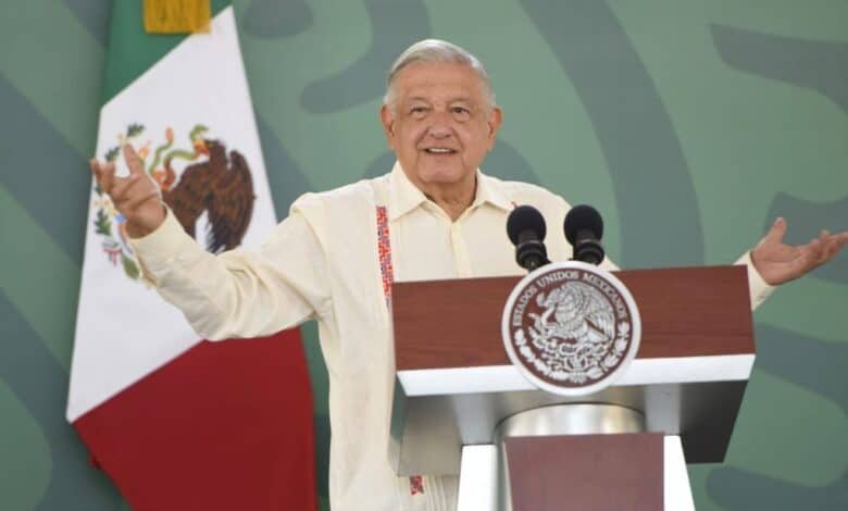 AMLO.