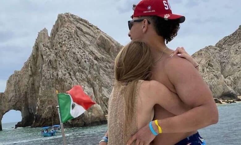 Patrick Mahomes toma vacaciones en Los Cabos junto a su familia