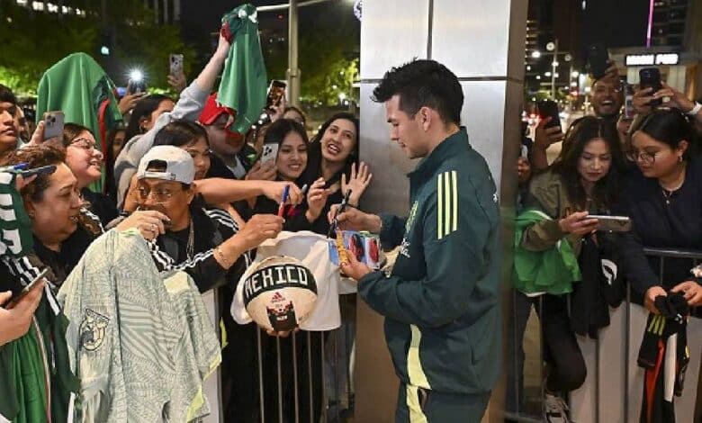 La Selección Mexicana recibe gran serenata en Dallas previo a partido contra Estados Unidos