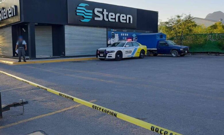 Abren boquete para robar en tienda de electrónicos en Monterrey