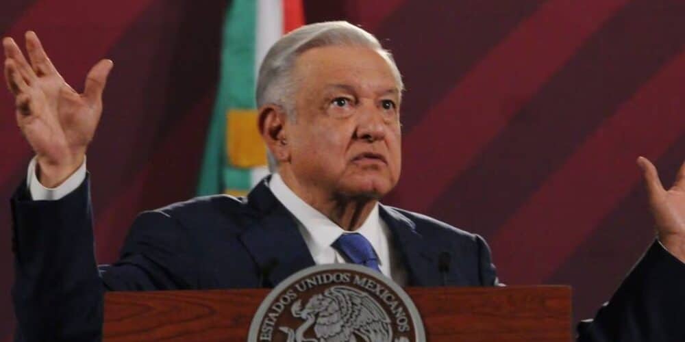 Anuncia AMLO detención del policía estatal que mató a normalista de Ayotzinapa, Yanqui Kothan.