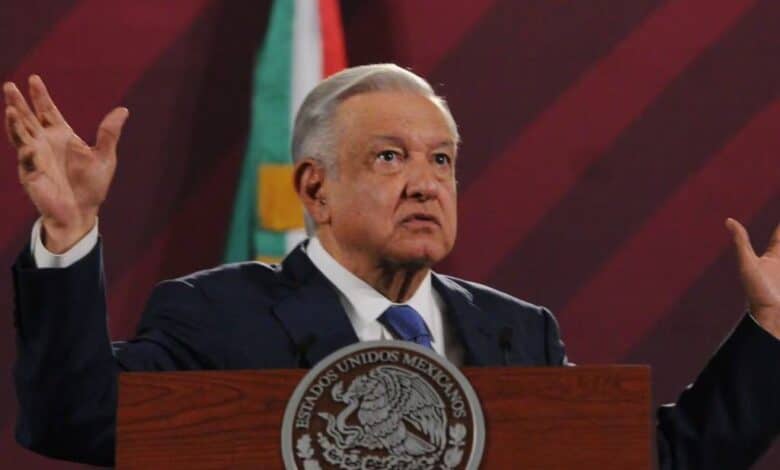 Anuncia AMLO detención del policía estatal que mató a normalista de Ayotzinapa, Yanqui Kothan.