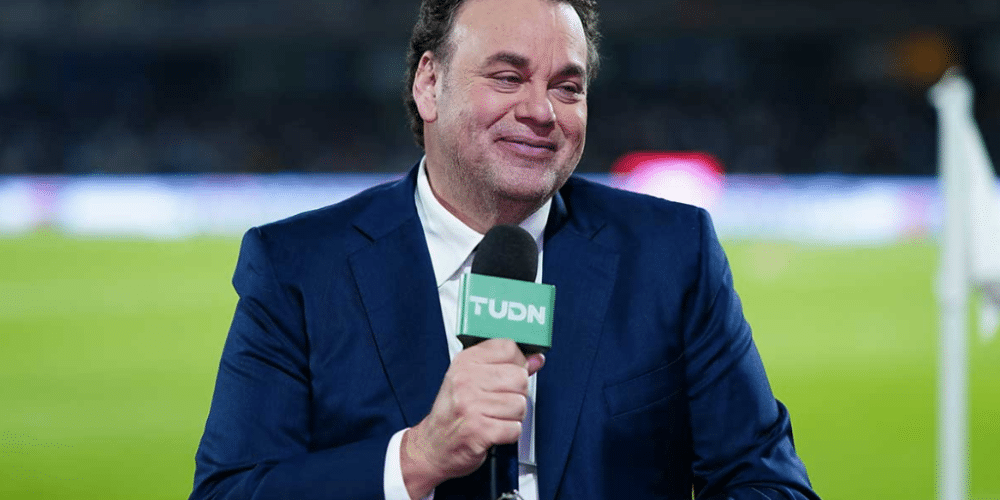David Faitelson explota contra los críticos de Santiago Giménez