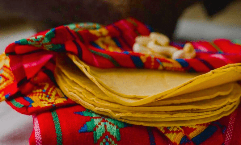 La tortilla de maíz, pieza fundamental en la gastronomía mexicana