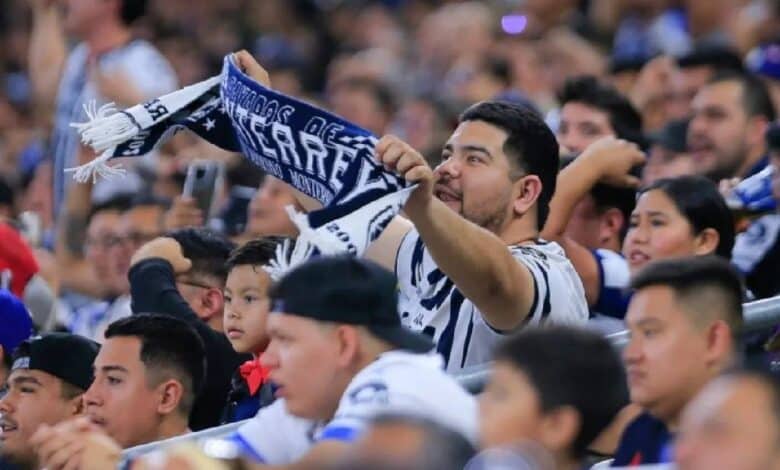 Afición de Rayados dedica especial cántico a Lionel Messi