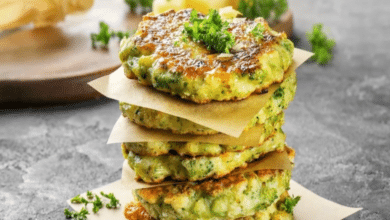 Tortitas de brócoli con queso, una cena ligera