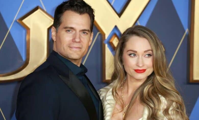 Henry Cavill será papá, así lo captaron junto a su novia