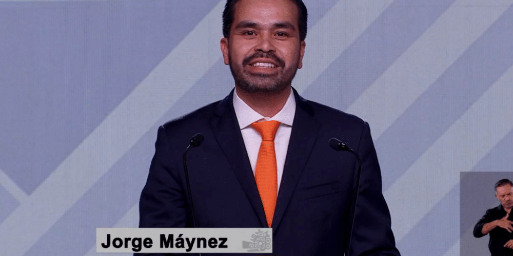 Máynez.