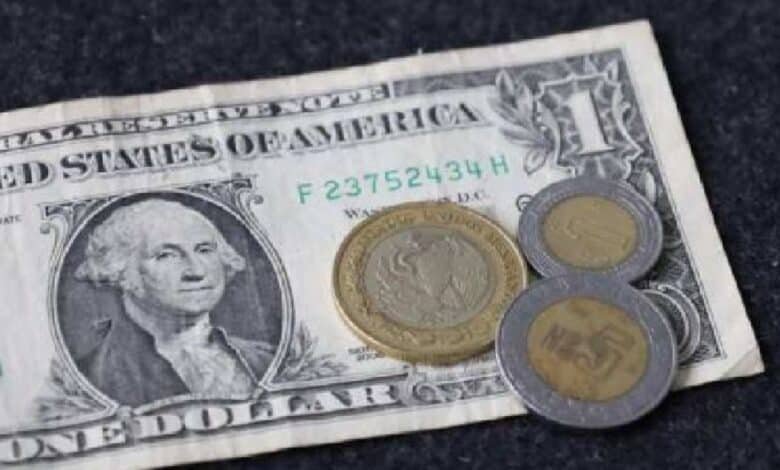 Precio del dólar abre en 16.76 pesos al mayoreo este viernes