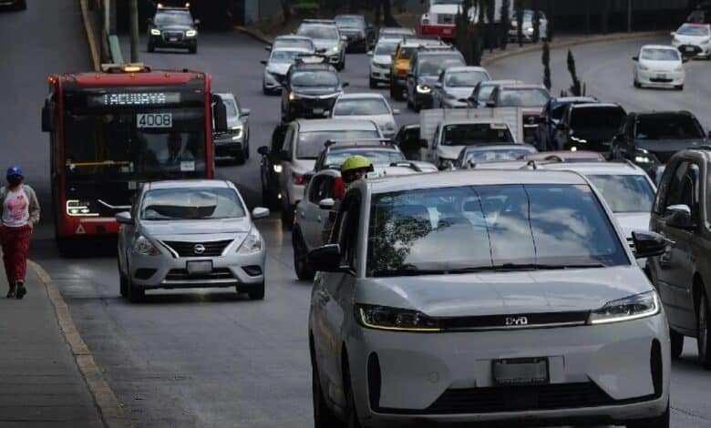 Hoy no circula: ¿Qué autos descansan mañana, jueves 16 de mayo?