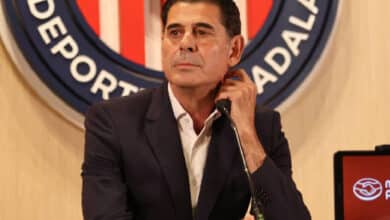 Chivas confirma la salida de Fernando Hierro