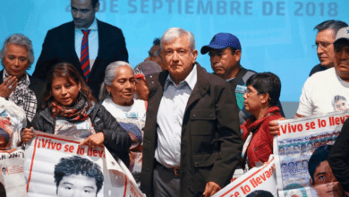 AMLO sostiene encuentro con padres de normalistas de Ayotzinapa