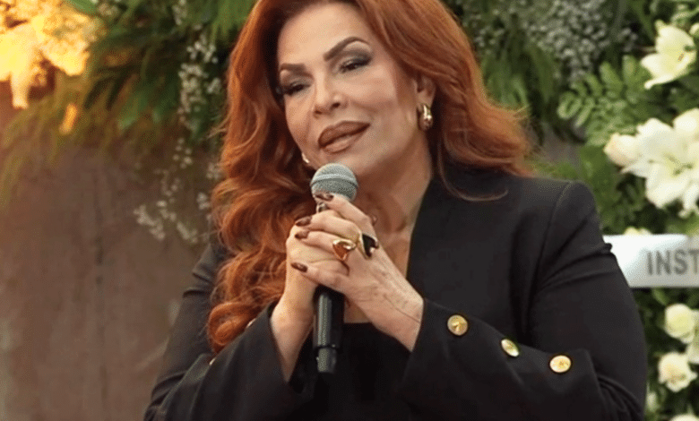 María del Sol; criticada tras cantar en homenaje a Silvia Pinal