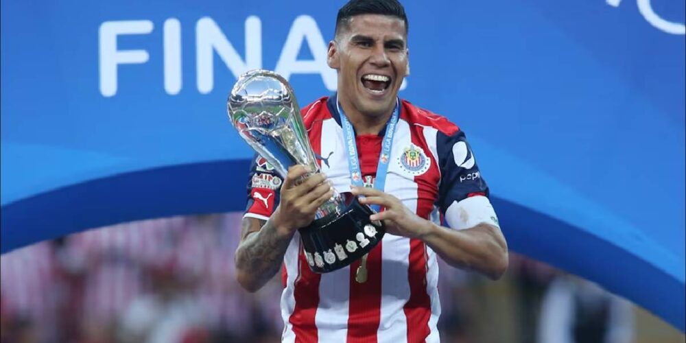 Carlos Salcido desea salir del retiro; pediría oportunidad en Chivas