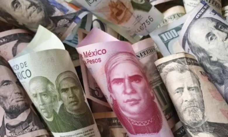 💵 ¡El dólar abre al alza este martes! 📈 Hoy, el precio del dólar inicia la jornada en 20.48 pesos, marcando un ligero aumento. ¿Qué impacto tendrá esta subida en los mercados y en el bolsillo de los mexicanos? 🤔