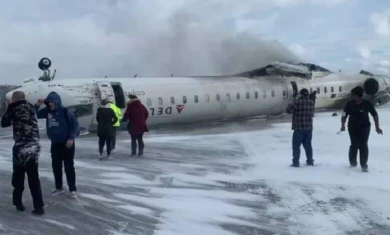 Ultima Hora Se estrella avión en aeropuerto de Toronto, hay varios heridos