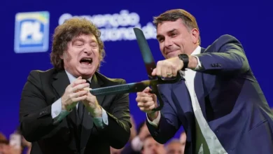 javier milei enfrenta denuncia por presunta malversación de fondos tras viaje a brasil