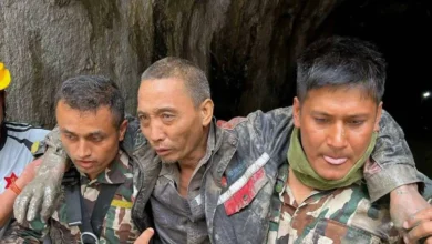 Rescatan a ciudadano chino atrapado durante 10 días tras riada en Nepal