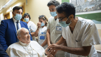 El Papa continúa con su tratamiento en el hospital Gemelli