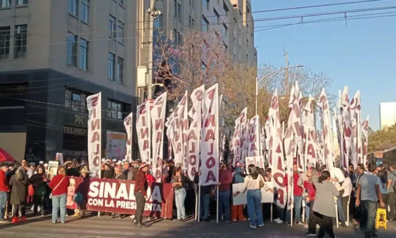 Llegan primeros asistentes al Zócalo para asamblea de Sheinbaum