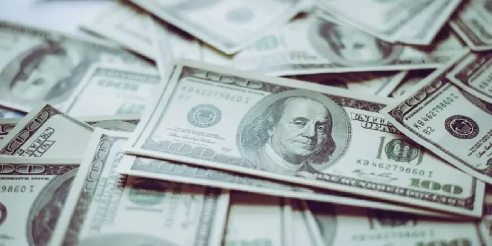 Dólar baja al 19.34 al mayoreo este miércoles