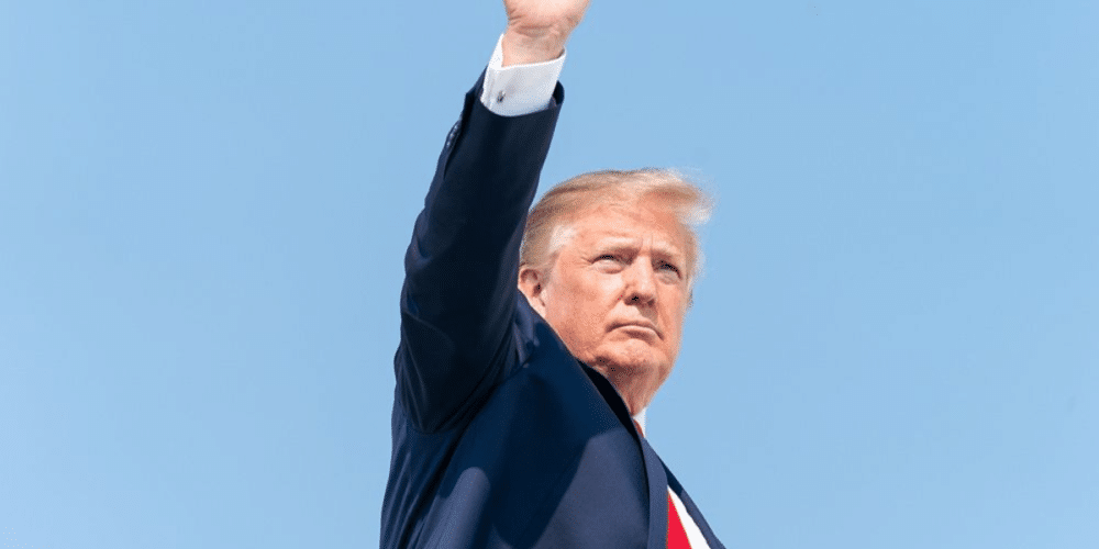 Donald Trump llega a los Emiratos Árabes