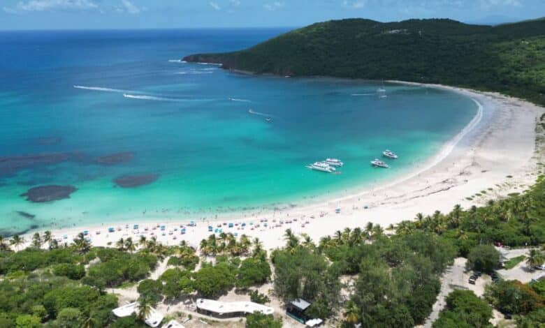 Playa Flamenco Joya caribeña de Puerto Rico
