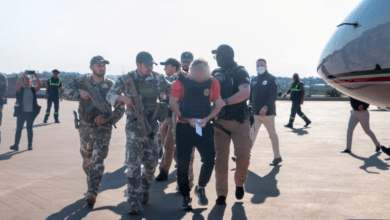 Hernán Bermúdez arriba a Chiapas en su vuelo de extradición hacia el Altiplano